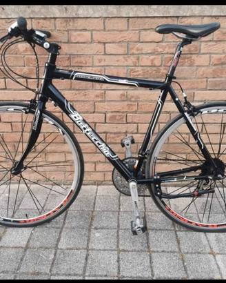 Bicicletta Ibrida Bottecchia Ultra Leggera. 