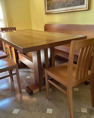 Tavolo + sedute in legno massiccio