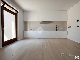 CASA SEMINDIPENDENTE A CAMERI