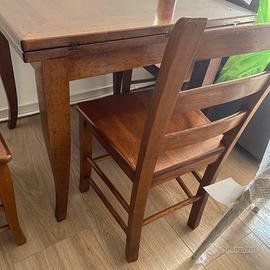 Tavolo quadrato  legno massello con sedie