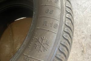Gomme auto