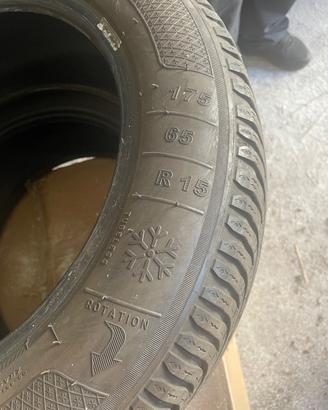 Gomme auto