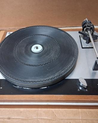giradischi della  thorens modello  td  160