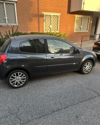 Clio 1.4 16 valvole  2006