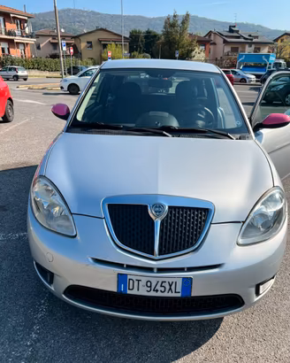 LANCIA YPSILON PER NEOPATENTATI