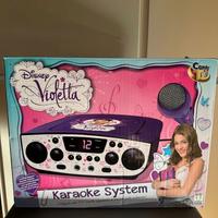 Karaoke di Violetta con microfono