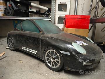 scultura Porsche in legno 