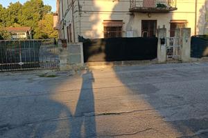 Casa Indipendente con Giardino di 600 mq e 3 Garag
