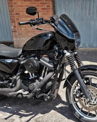 Harley Davidson Sportster 883 R 