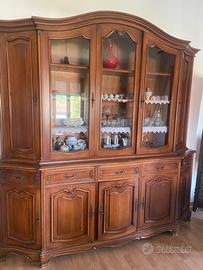 Credenza in stile