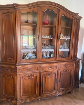 Credenza in stile