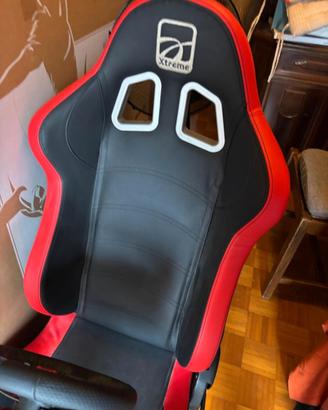 Sedile da corsa e volante con pedali