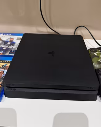 Sony PlayStation 4 Slim 500GB (con SSD) PERFETTA