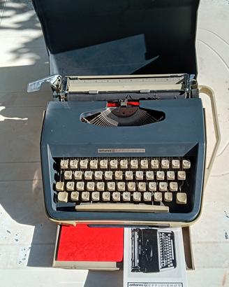 Lotto 2 macchine da scrivere vintage