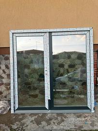 Porta finestra scorrevole in PVC nero