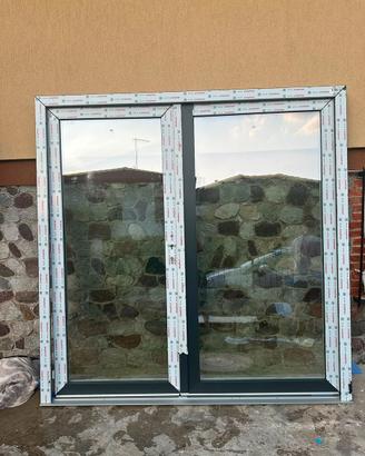 Porta finestra scorrevole in PVC nero