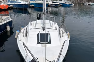 barca a vela cabinata