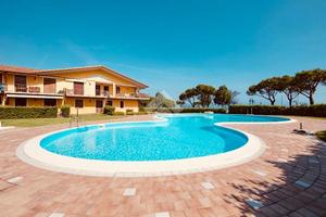 2 LOCALI A SIRMIONE