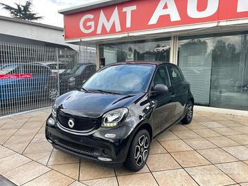 SMART ForFour 0.9 90CV PELLE LED NEOPATENTATI CE