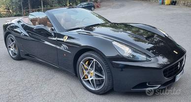 Ferrari California - km 54500 - italiana - service