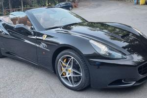 Ferrari California - km 54500 - italiana - service