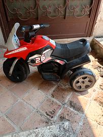 Moto elettrica giocattolo
