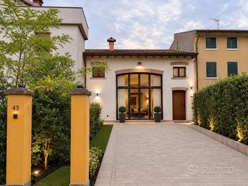 Immobile di 207 m² con 3 locali a Montichiari