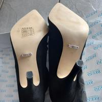 Tronchetti neri GUESS n. 41 mai indossati!