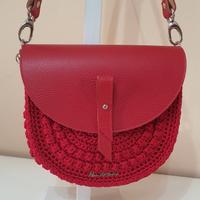 Borsetta rossa fatta a mano