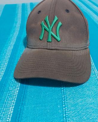 New Era 9Forty black / logo verde
