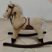 Cavalluccio a dondolo