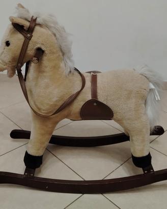 Cavalluccio a dondolo