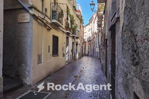 MONOLOCALE CON BAGNO, IDEALE ANCHE USO COMMERCIALE