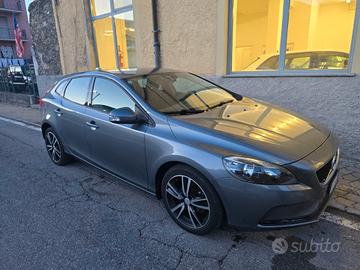 Volvo V40 D2 R design 2016 euro6 UNICOPROP