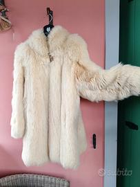 Pelliccia di volpe bianca