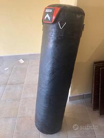 Sacco da box OUTSHOCK con gancio da parete