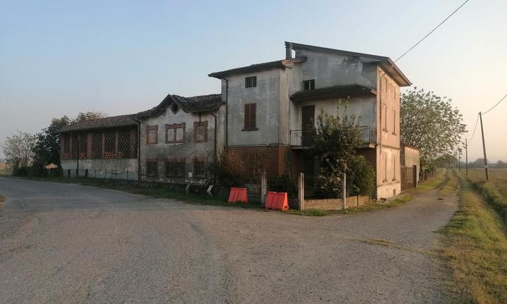 Podere/Tenuta a Castel San Giovanni (Piacenza)