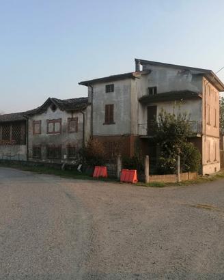 Podere/Tenuta a Castel San Giovanni (Piacenza)