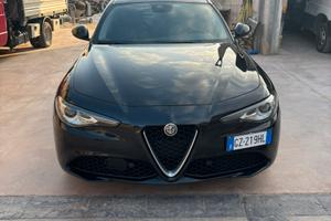 Alfa Romeo Giulia 2.2 Diesel 180 CV