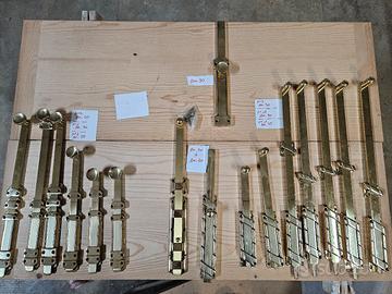 Catenacci in ottone per porte nuovi