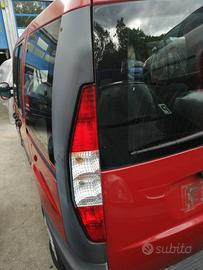 Fanale posteriore sinistro FIAT DOBLO del 2002