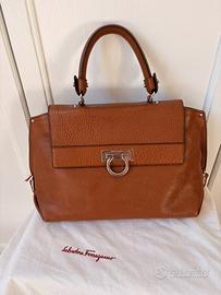 Borsa Salvatore Ferragamo modello Sofia marrone