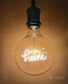 Lampadina filamento LED con scritta HELLO