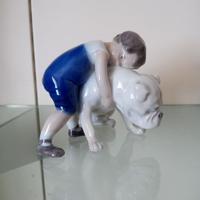 ROYAL COPENHAGEN BIMBO CON CANE BULLDOG