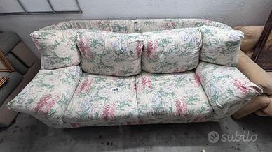 Divano due posti in stoffa