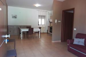  Elegante Appartamento  doppi servizi box  auto.