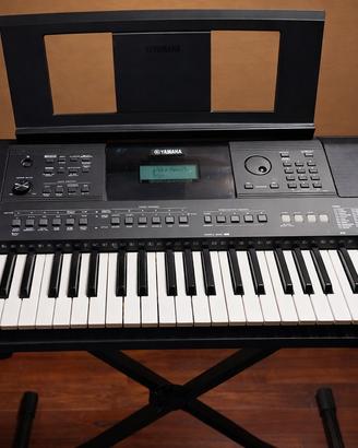 Tastiera Yamaha PSR-E463 in perfette condizioni