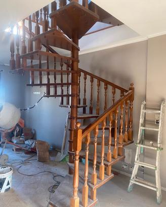 scala interna in legno noce massello 