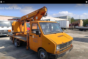 Piccolo camioncino con piattaforma