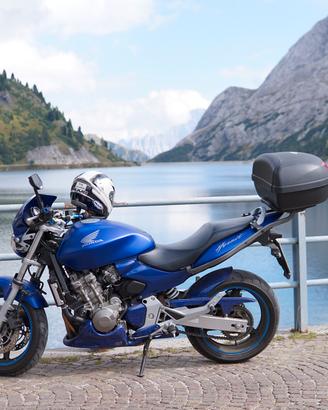 Honda Hornet 600 CBF600 con scarico perfetta